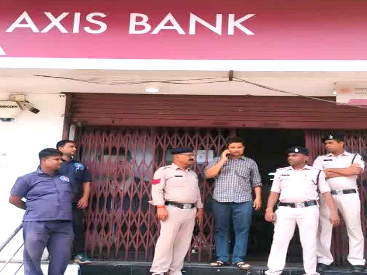 Axis Bank Robbery raigadh