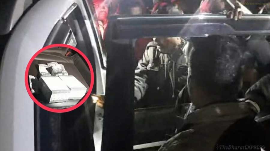 Ramdayal Uike Caught With Cash