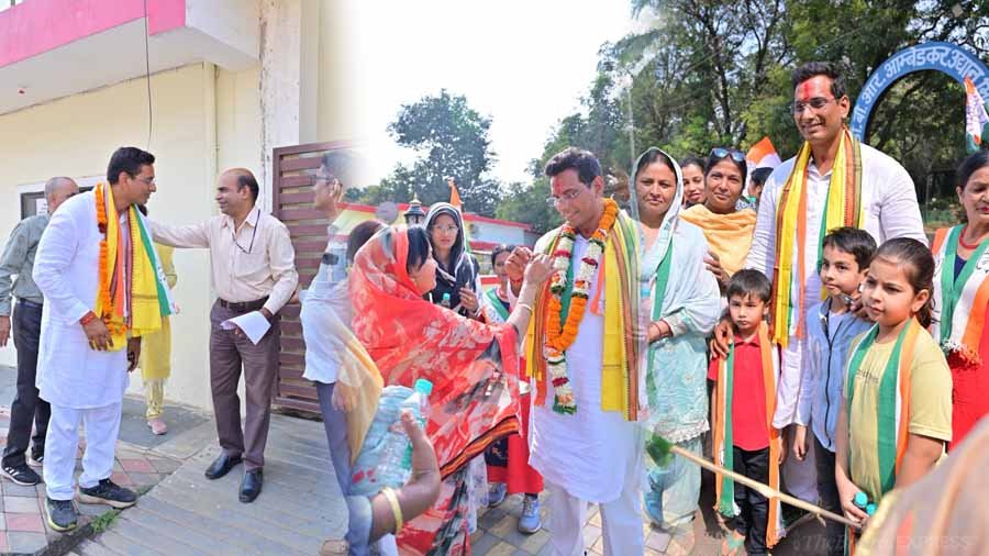 Swami Atmanand MLA Devendra Yadav