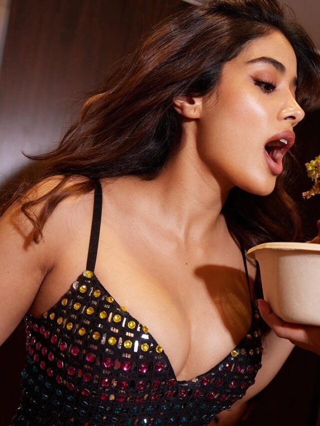 Janhvi Kapoor hot Photo