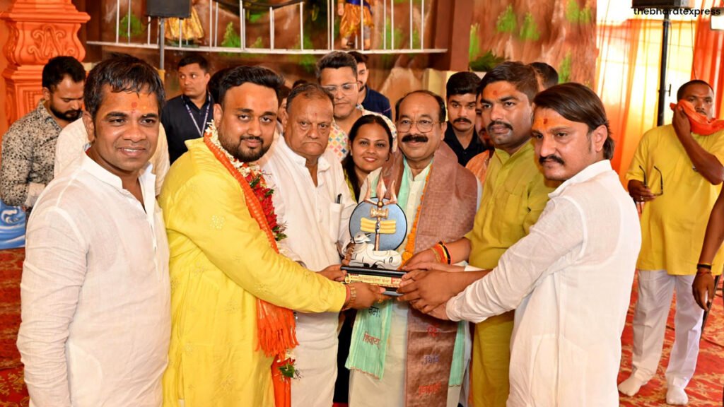 Pandit Pradeep Mishra amleshwar