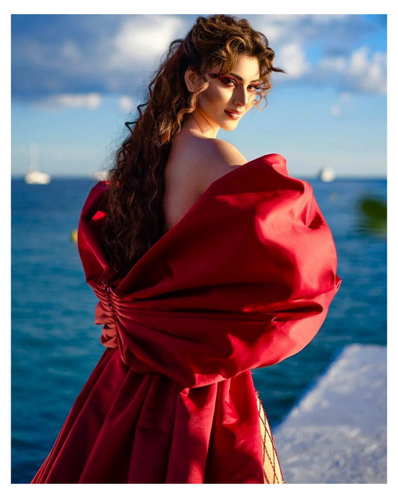 Urvashi Rautela beautiful look Urvashi Rautela beautiful look