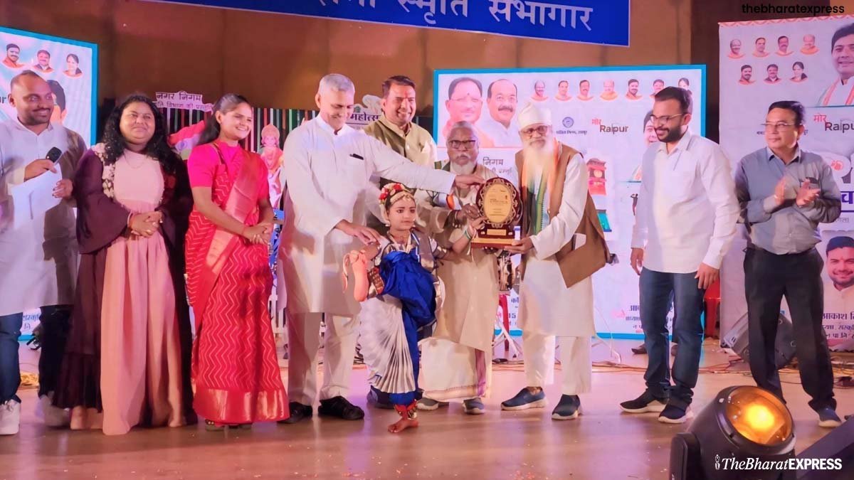 Sarona Atmanand's student Varsha sinha