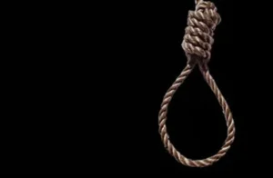 फंदे पर मिला शव: पुलिस कॉलोनी में महिला कांस्टेबल का शव फंदे पर मिला, अकेले रहती थी, जांच जारी